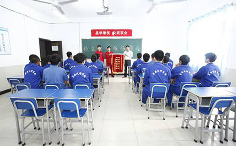 選擇重慶汽修學校，要注意哪幾點?