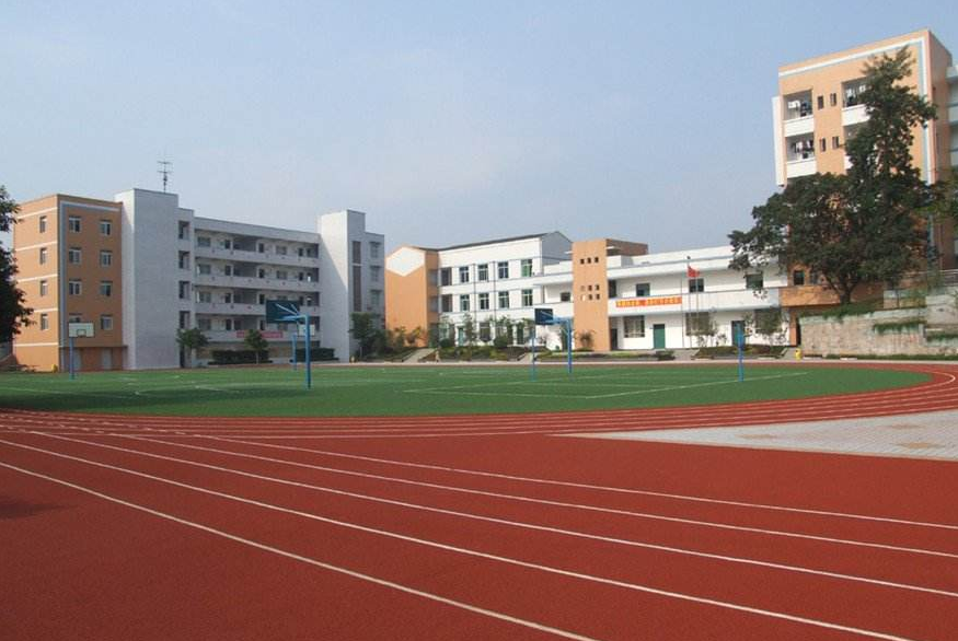重慶市沙坪壩區回龍壩鎮初級中學校
