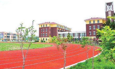 沙坪壩區曾家鎮初級中學校