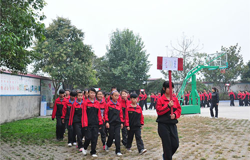 福泉市鳳山鎮初級中學