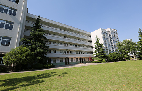 三臺縣金石鎮同德初級中學校
