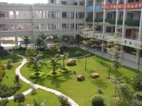 江油市八一鄉初級中學校