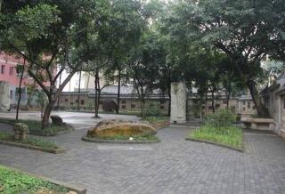 沾益縣沾益鄉龍華中學