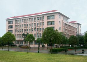 江油市新興鄉初級中學校