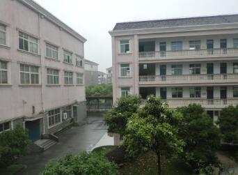 開陽縣宅吉鄉中心學校