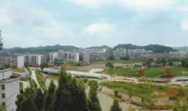 崇州市何家鄉中學