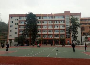貴州興義市巴結鎮坡穴華榮中學