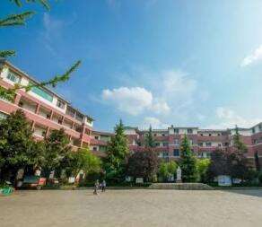 廣漢市和興鎮中學