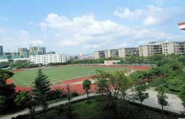 仁懷市魯班鎮冠英中學