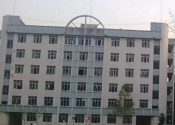 南部縣東壩鎮中學