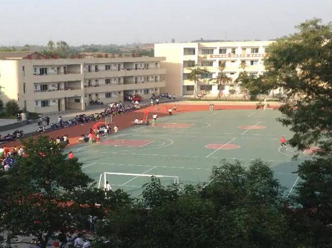 廣漢市新華鎮中學