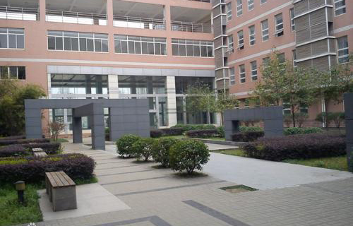 重慶市沙坪壩區中梁鎮新發初級中學校