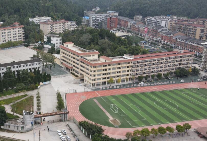 南部縣建興鎮中學