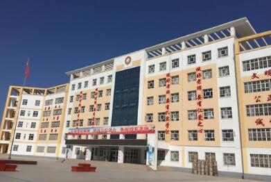 阿克陶縣布倫口鄉中學