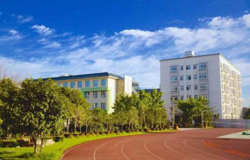 本溪市南芬區下馬塘滿族鎮中學