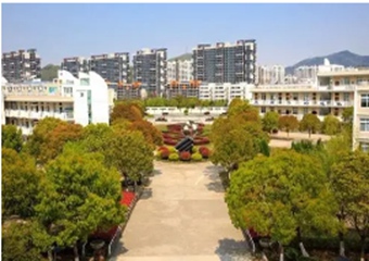 陽泉市郊區蔭營白泉中學