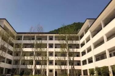 鎮梅城中學