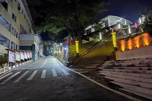 羅甸中等職業學校招生辦聯系電話是多少