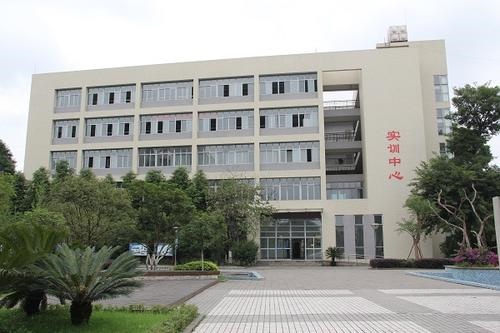 重慶醫藥學校學費多少錢
