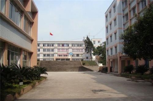 重慶醫藥學校學費多少錢