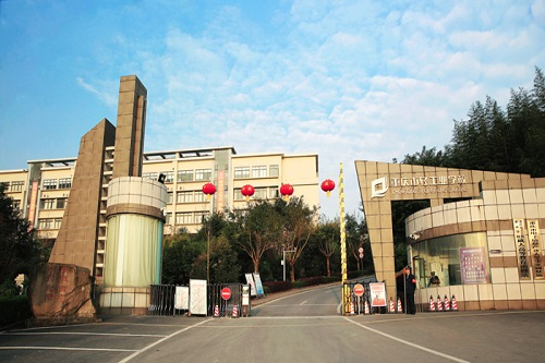 重慶市輕工業學校2021年招生要求高嗎