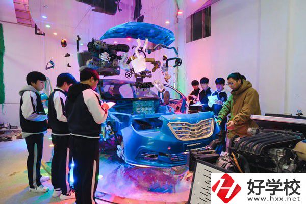 沅陵縣三維電腦職業學校汽車實訓室
