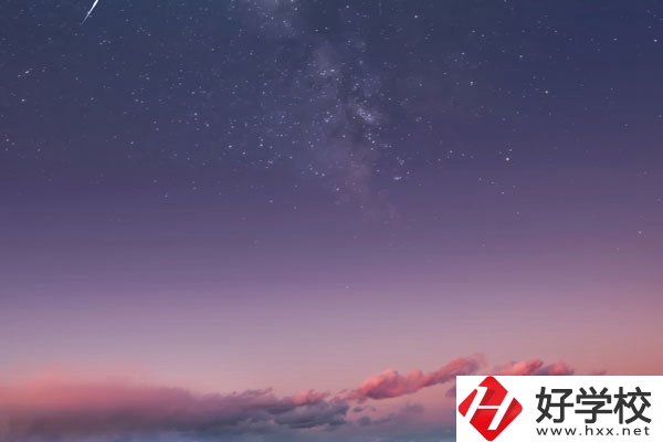 湖南經貿職業中專學校有哪些特色專業？