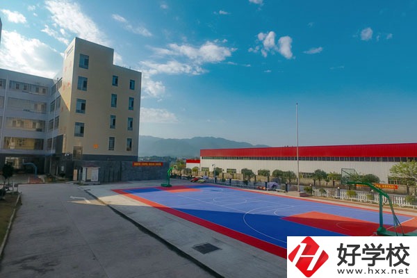 茶陵職業中等專業學校辦學條件如何？有什么辦學成果？