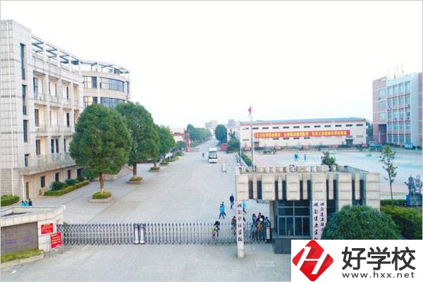 湖南護理學校是公辦還是民辦？辦學條件好不好？