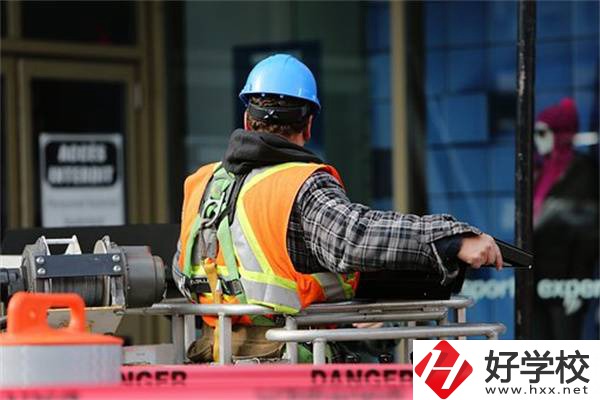 湖南中職學校什么專業“錢”途最好？有什么優缺點？