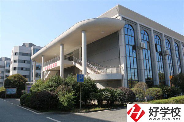 湖南有特色專業的中專有哪幾所？特色在哪里？