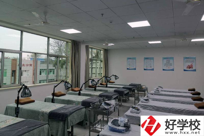 長沙康明職業中專學校實訓室