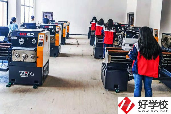 新化縣楚怡工業學校實訓室