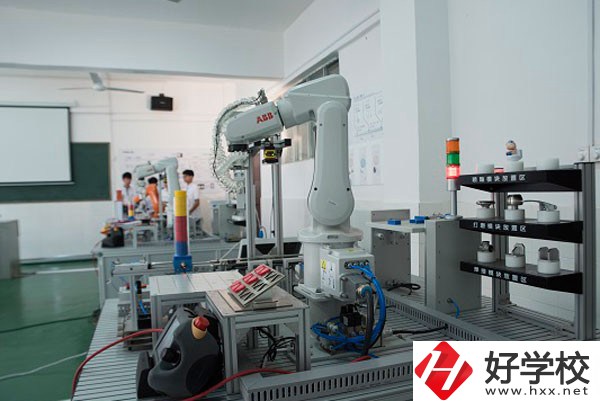 寧遠縣職業中專學校開設了哪些專業，有哪些辦學特色？