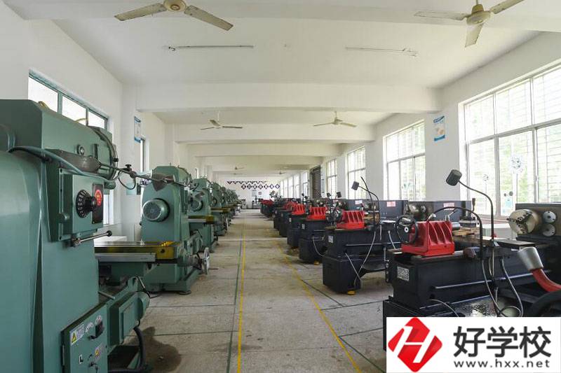 株洲市工業中等專業學校實訓室