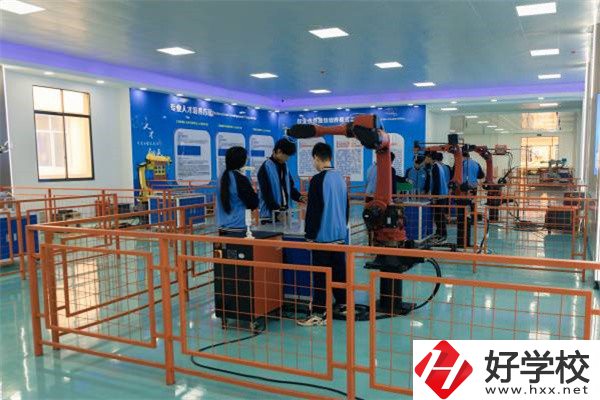 益陽智能傳媒職業學校實訓室