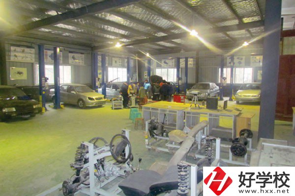 懷化市工業中等專業學校實訓室