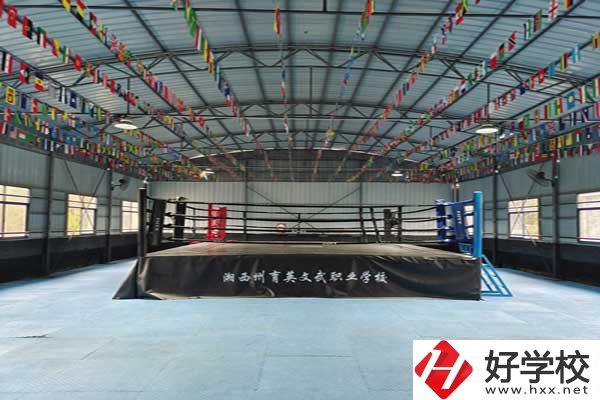 湘西自治州育英文武職業中等專業學校