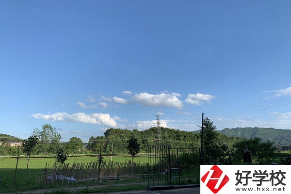 想在益陽學計算機專業?推薦這幾所學校