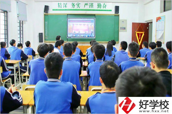 長沙華中涉外職業高中的商務日語專業怎么樣？學費貴嗎？