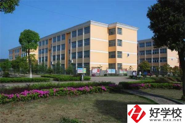 岳陽平江共有幾所中專？學校辦學有特色嗎？