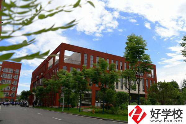 華容縣職業中專招生專業有哪些?