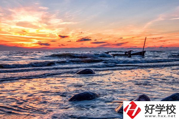 如何報名湖南護理學校？學費是多少？