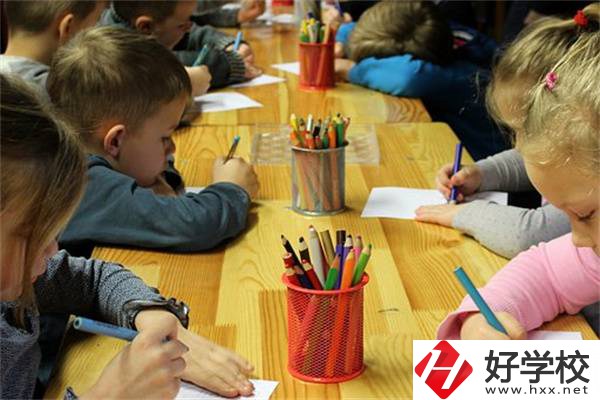 在湖南想當老師可以學哪些專業？需要考證嗎？