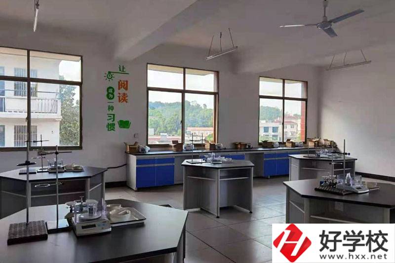 湘潭交通職業學校實訓室