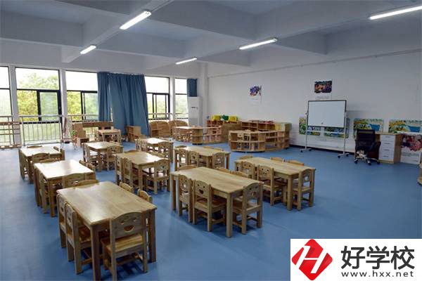 湘潭市工業貿易中等專業學校實訓室