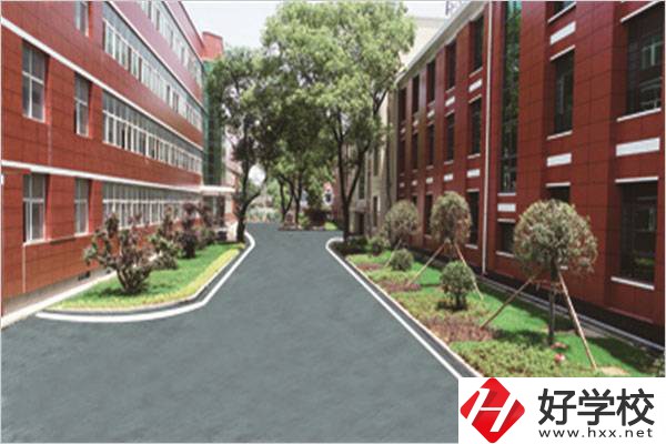 冷水江市有民辦的中專學校嗎？管理怎么樣？