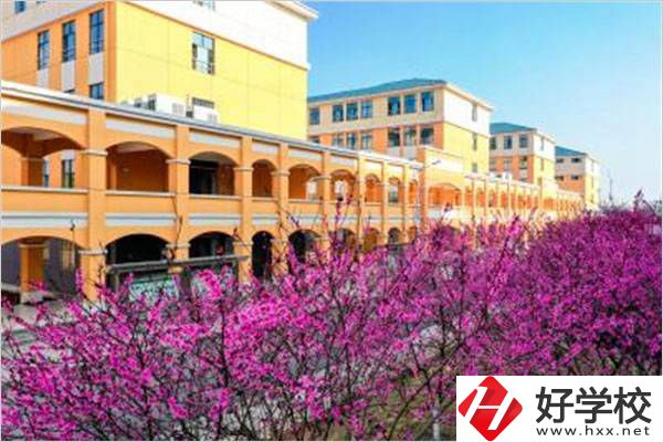 湖南省隆回縣職業中等專業學校教學樓