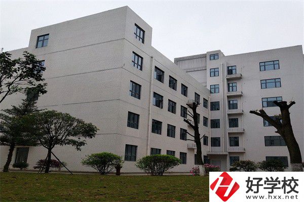 往屆生可以在湖南讀公辦中職嗎？有哪些學?？梢酝扑]？