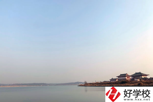 張家界汽修技校實力如何？學校生活環境怎么樣？
